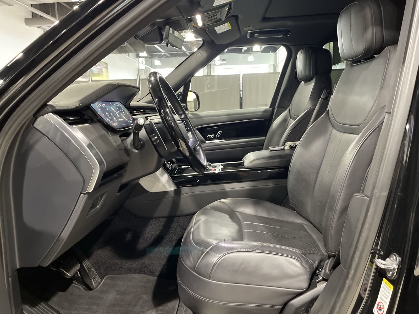 Thumbnail: 2023 Land Rover Range Rover - 14