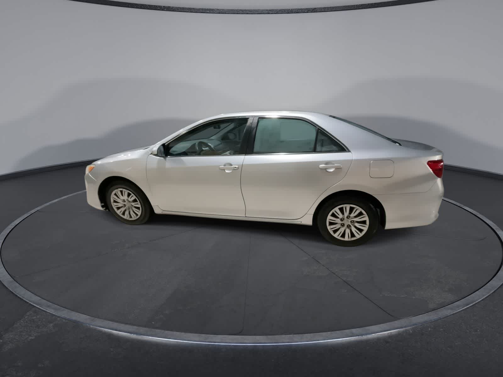 Thumbnail: 2012 Toyota Camry - 8