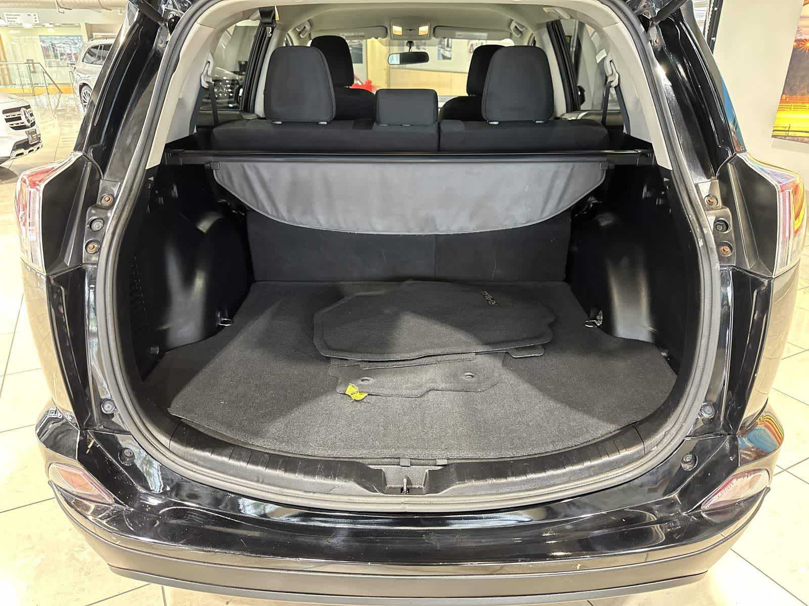 Thumbnail: 2016 Toyota RAV4 - 31