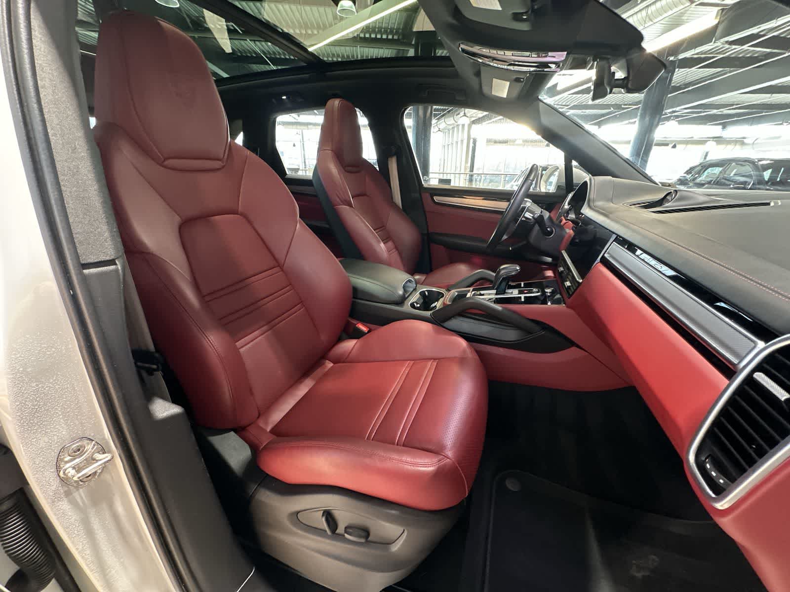 Thumbnail: 2022 Porsche Cayenne - 26