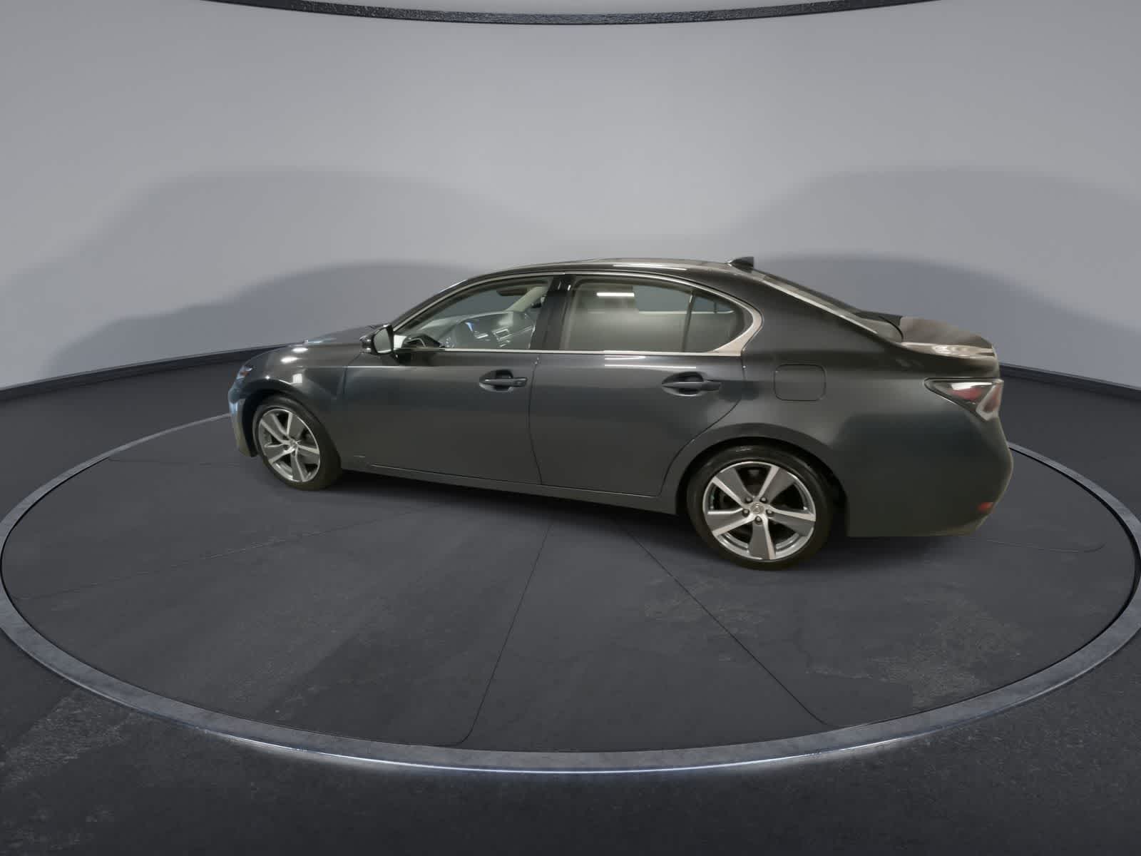 Thumbnail: 2018 Lexus GS - 8