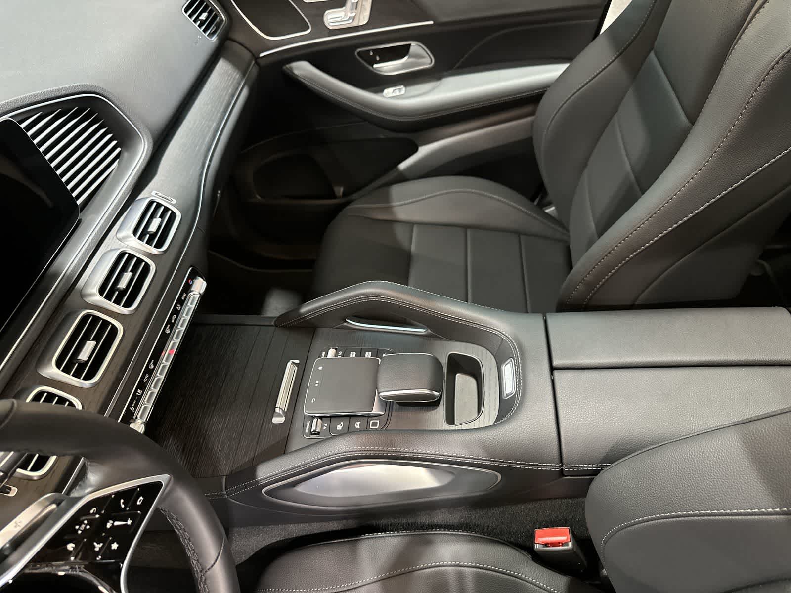 Thumbnail: 2026 Mercedes-Benz GLE - 28