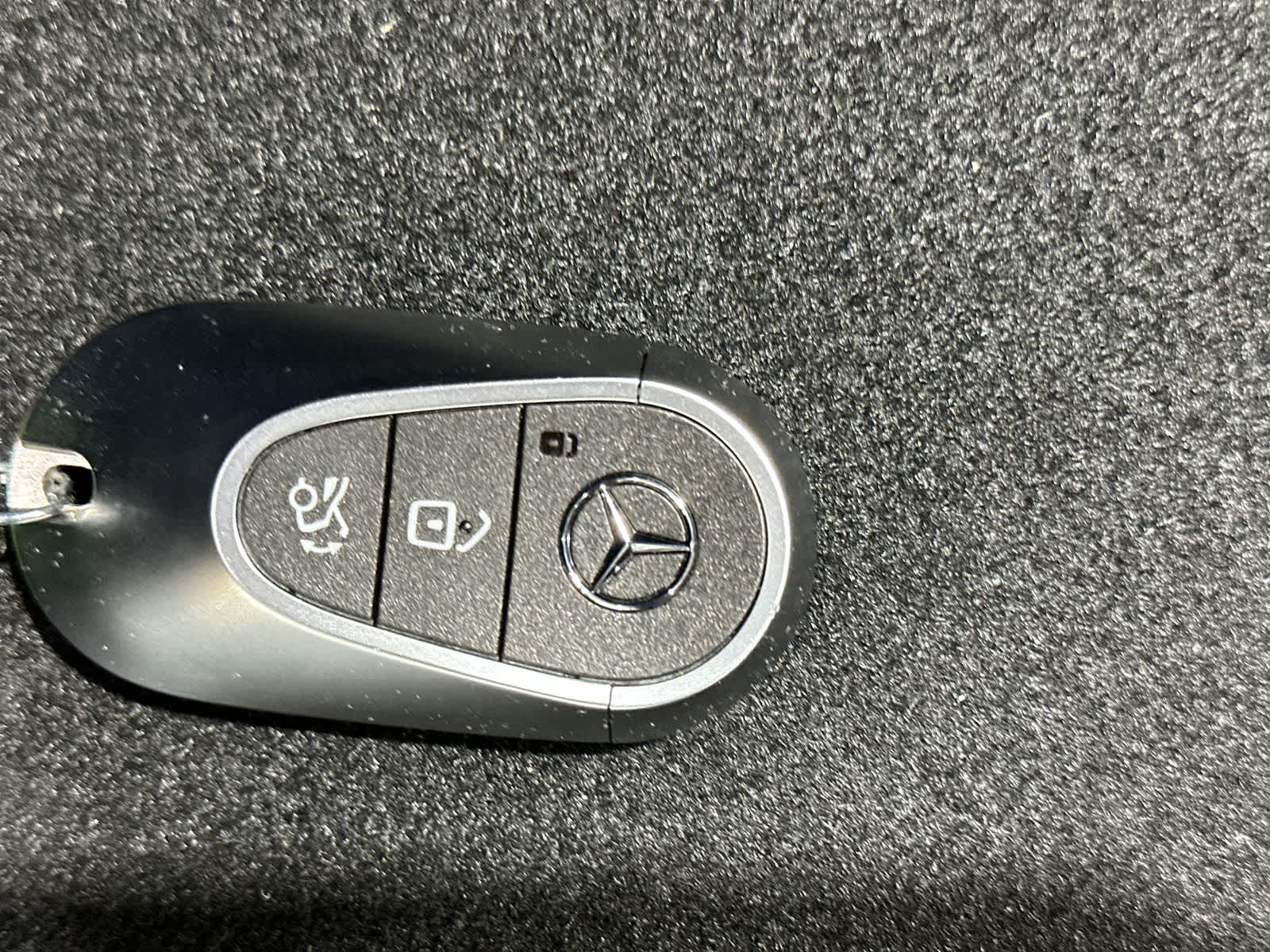 Thumbnail: 2023 Mercedes-Benz C-Class - 32