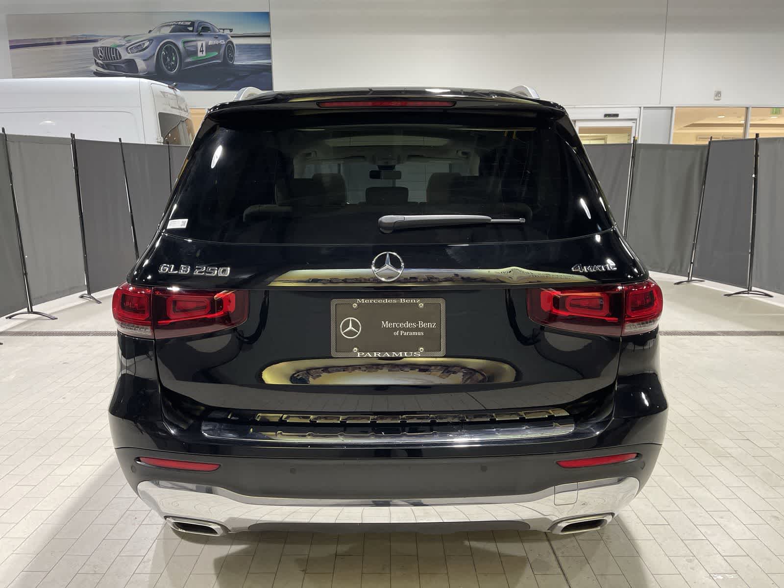 Thumbnail: 2023 Mercedes-Benz GLB - 17