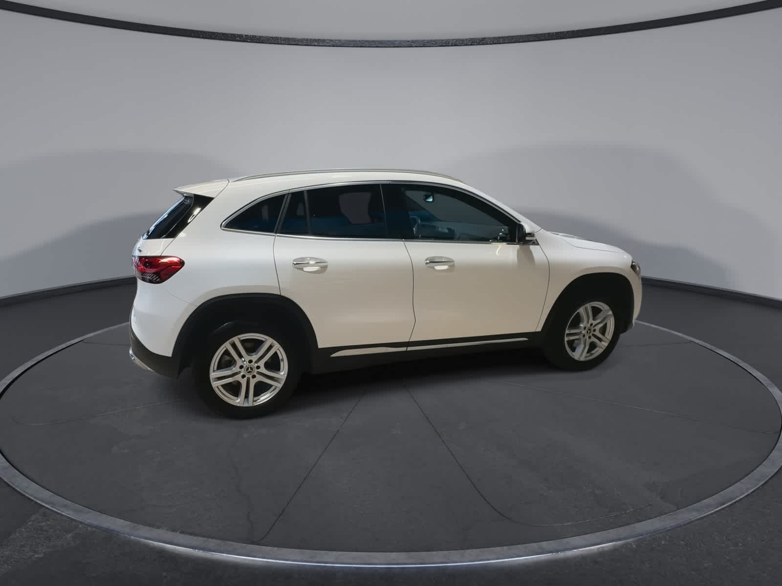 Thumbnail: 2023 Mercedes-Benz GLA - 12