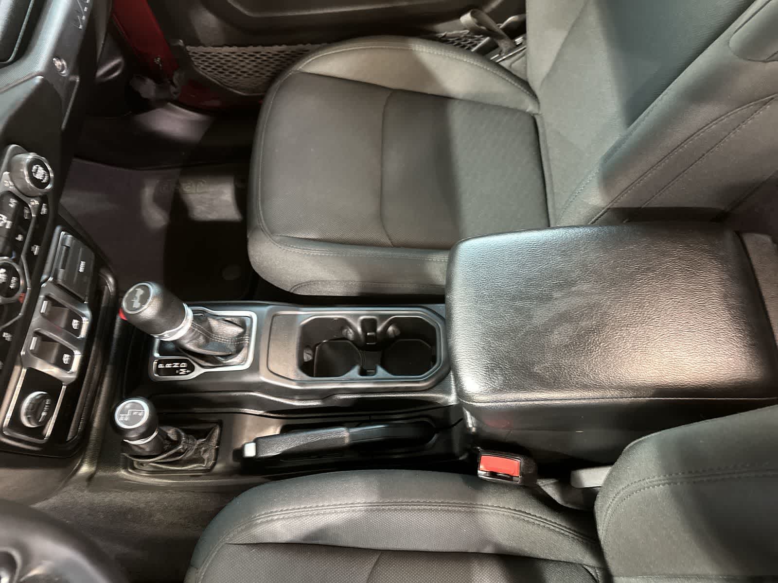 Thumbnail: 2021 Jeep Wrangler - 28