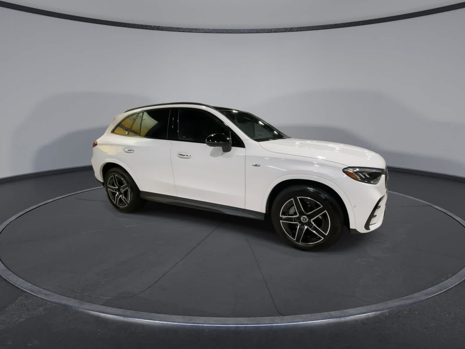 Thumbnail: 2025 Mercedes-Benz GLC - 2