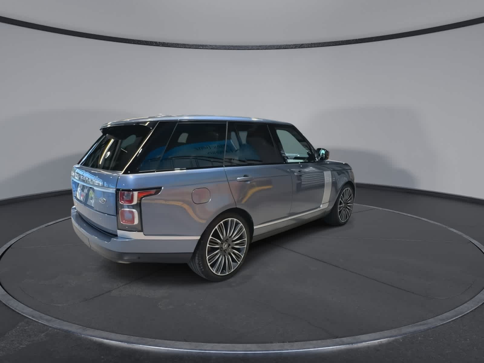 Thumbnail: 2021 Land Rover Range Rover - 11