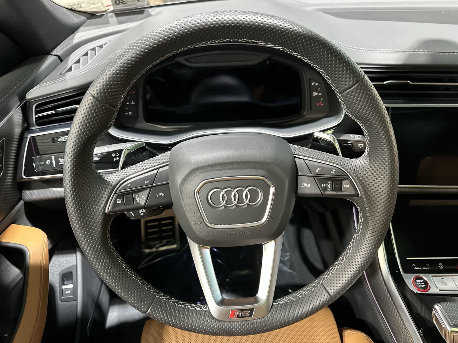 Thumbnail: 2025 Audi RS Q8 - 27