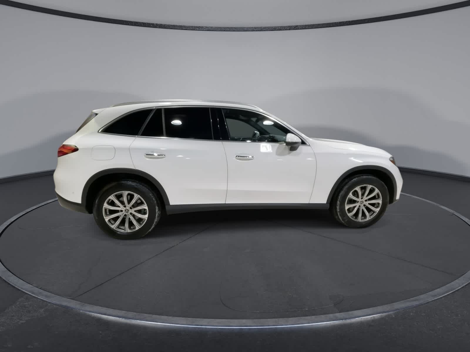 Thumbnail: 2025 Mercedes-Benz GLC - 13