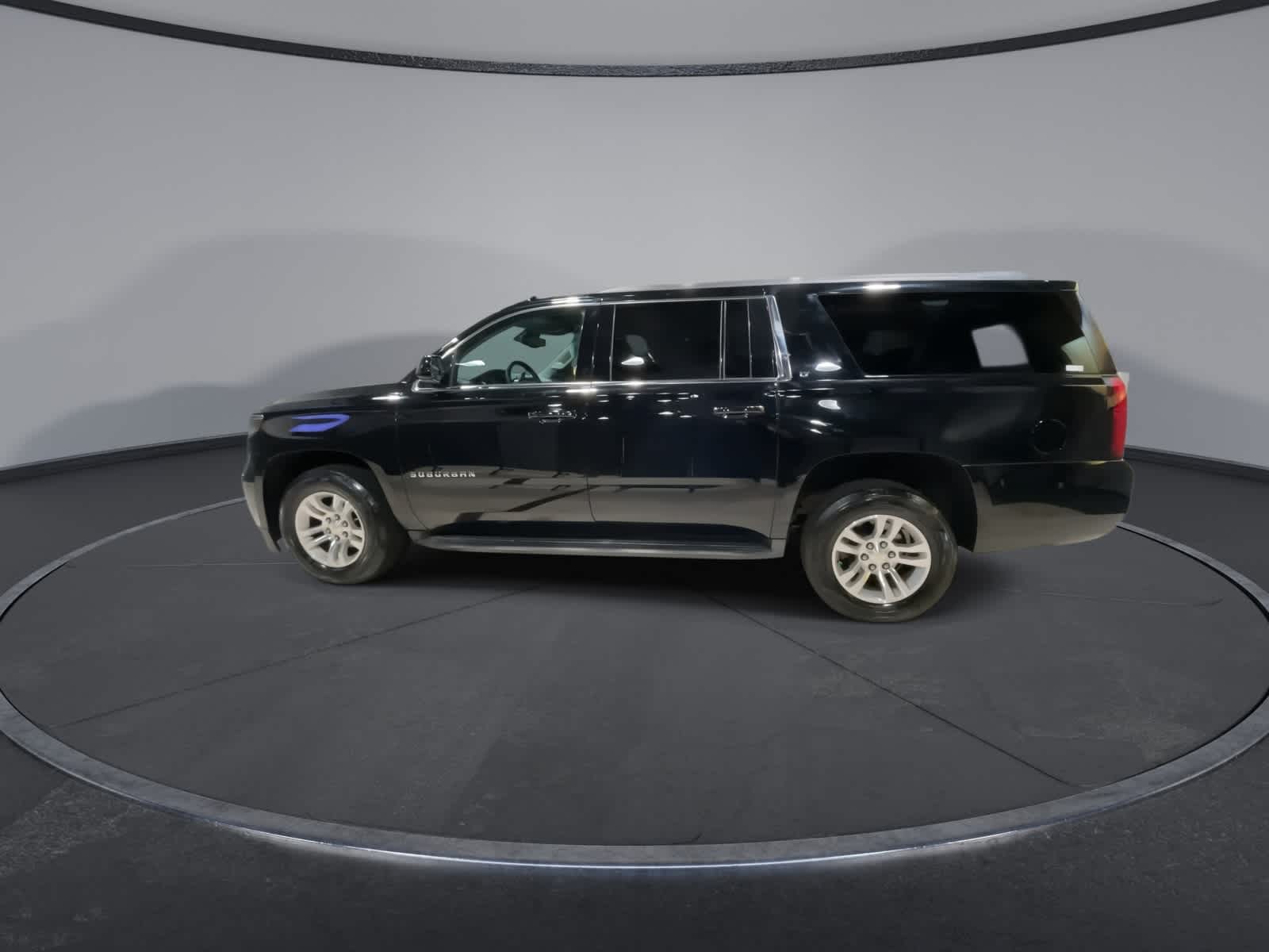 Thumbnail: 2016 Chevrolet Suburban - 8