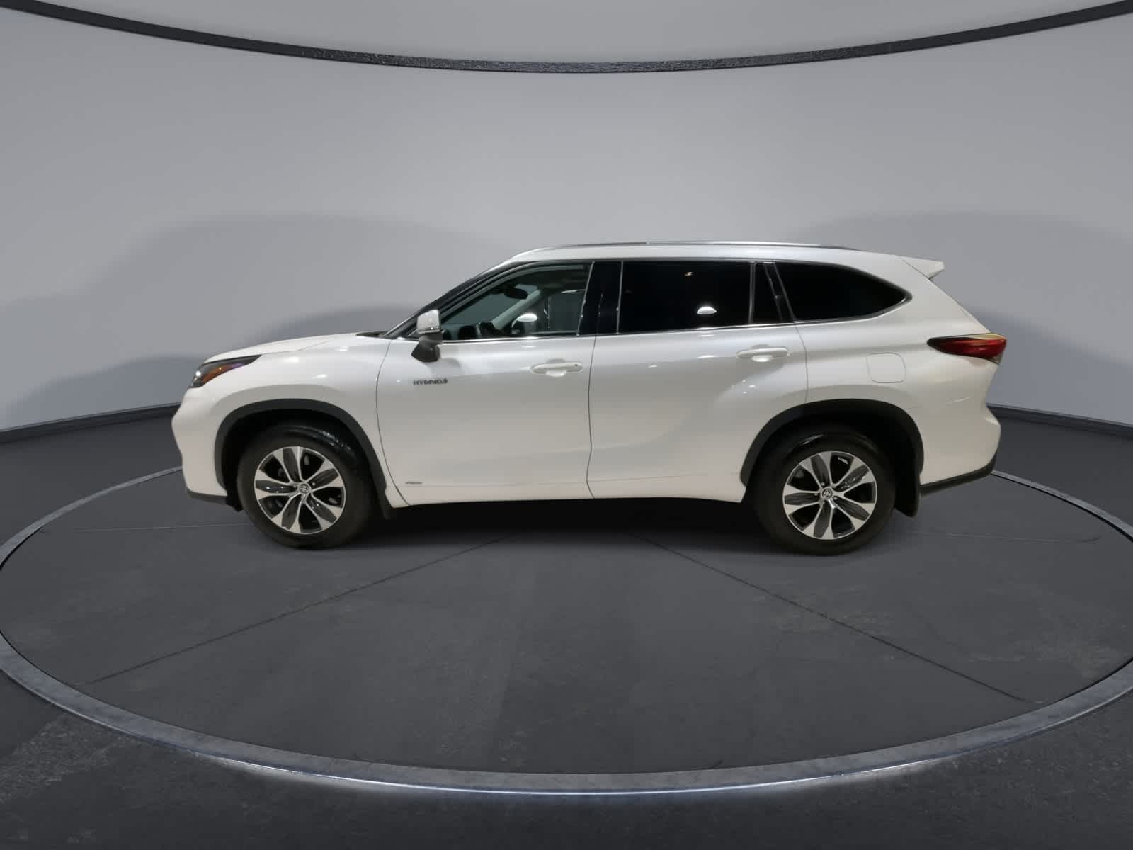 Thumbnail: 2020 Toyota Highlander - 7