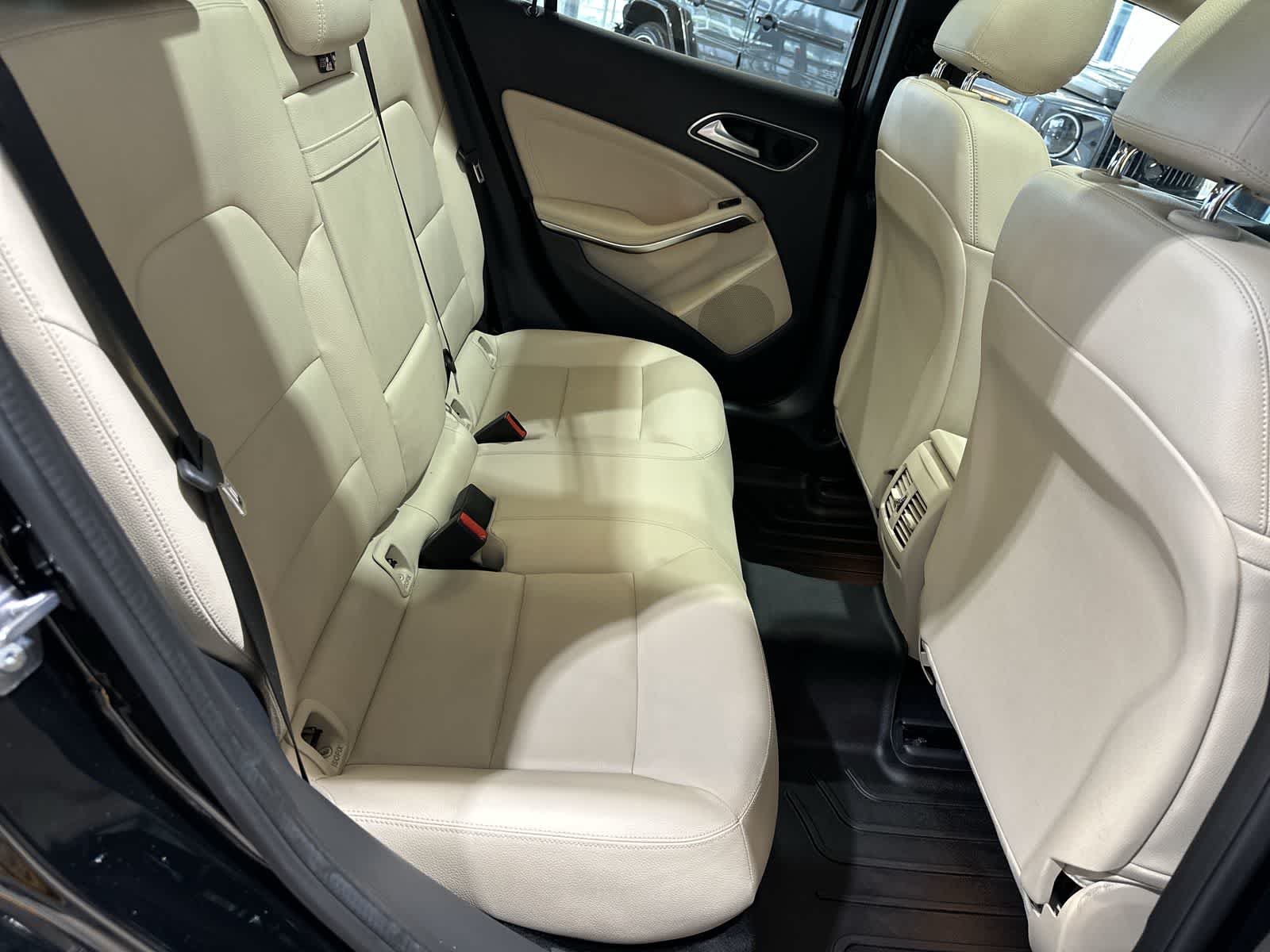 Thumbnail: 2019 Mercedes-Benz GLA - 25