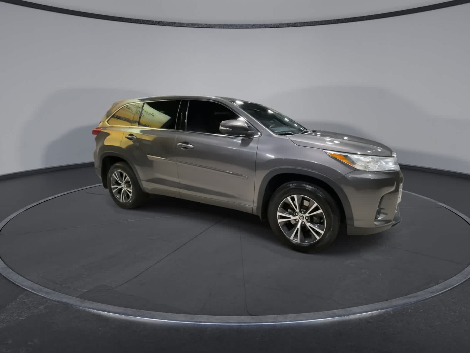 Thumbnail: 2017 Toyota Highlander - 2