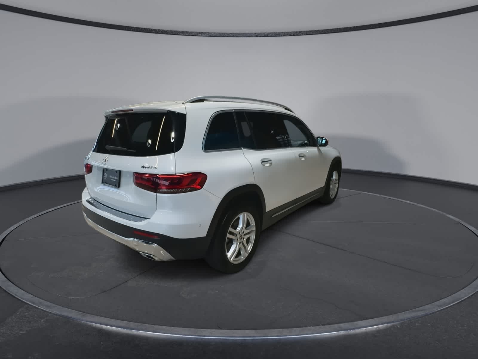 Thumbnail: 2020 Mercedes-Benz GLB - 11