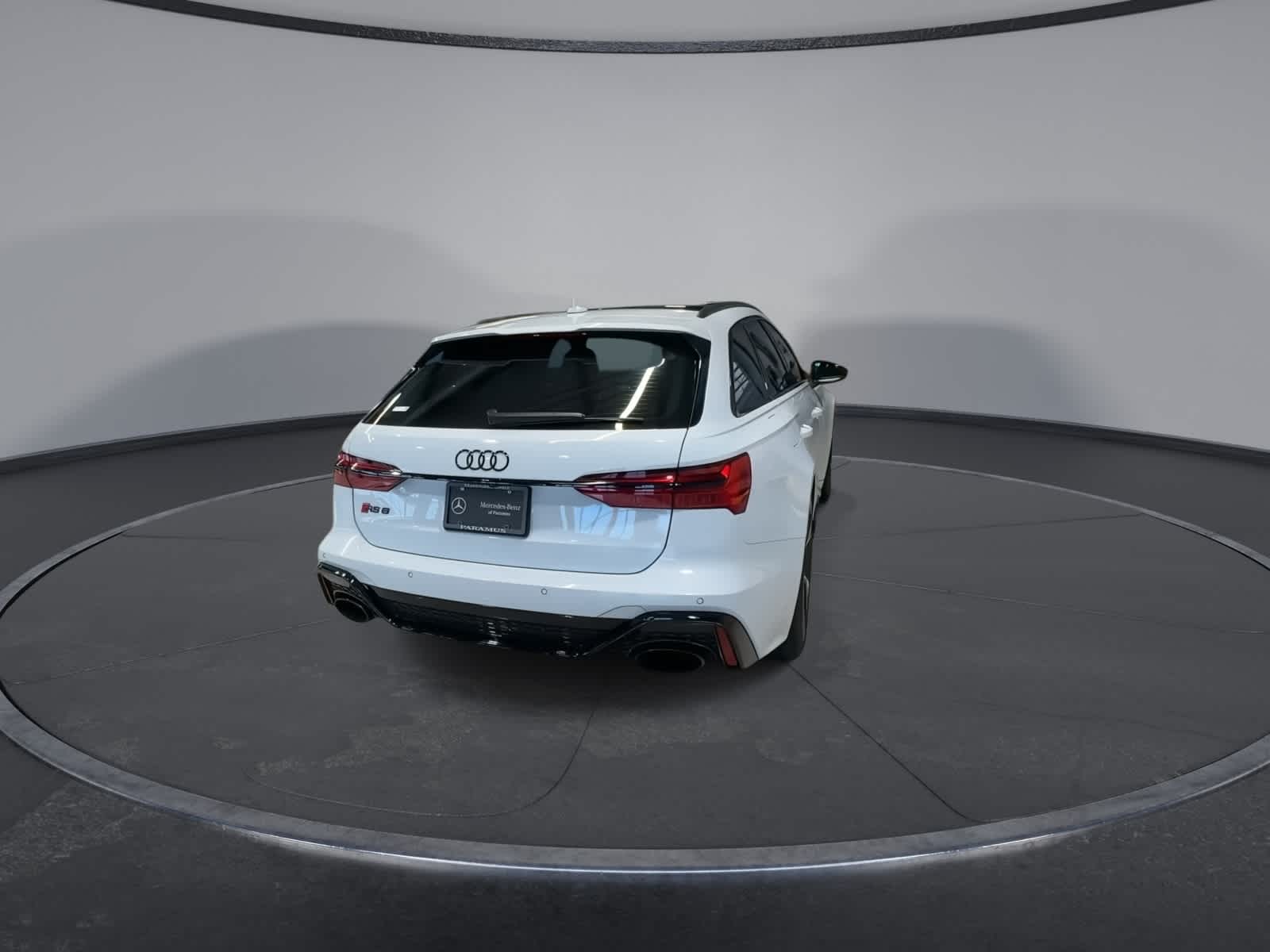 Thumbnail: 2023 Audi RS 6 - 13