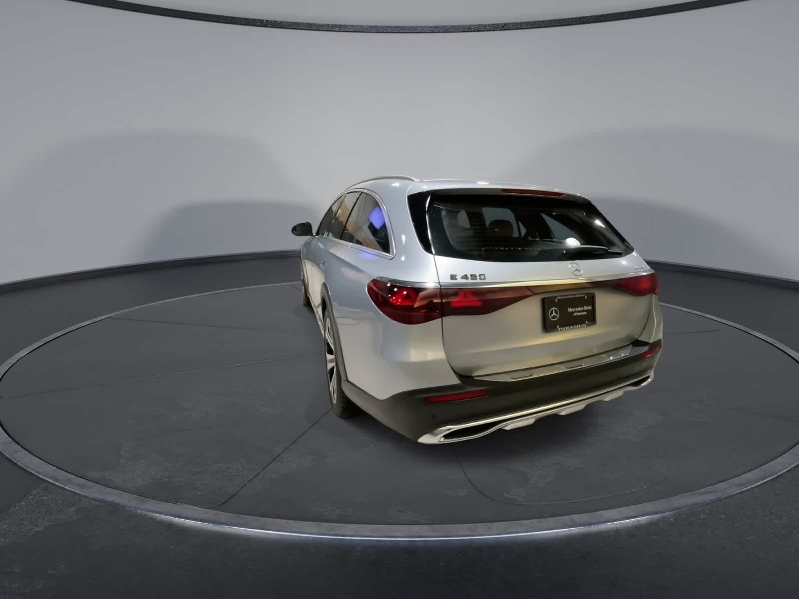 Thumbnail: 2025 Mercedes-Benz E-Class - 9