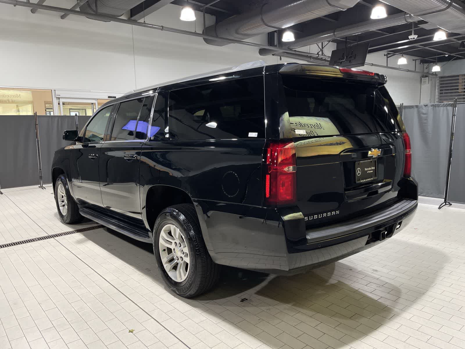 Thumbnail: 2016 Chevrolet Suburban - 16