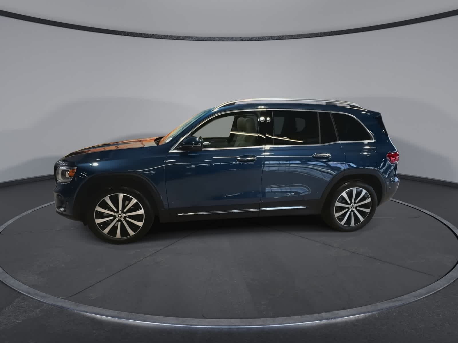 Thumbnail: 2022 Mercedes-Benz GLB - 6