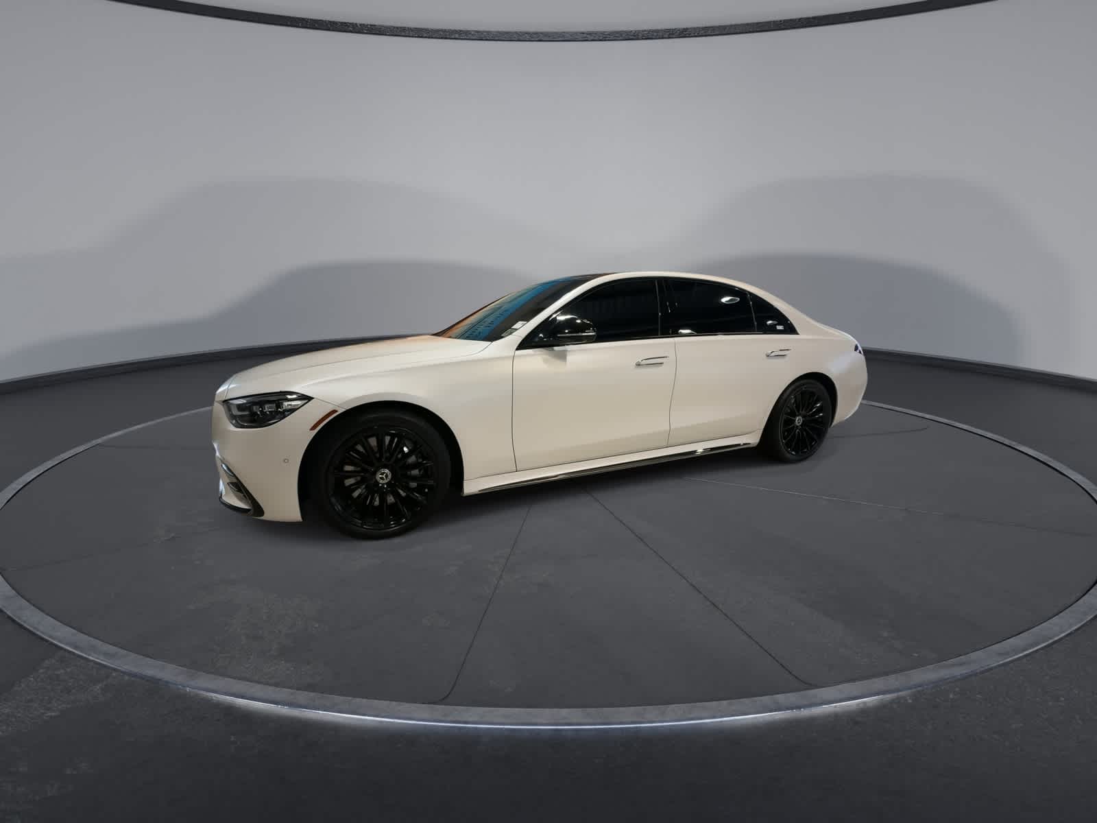 Thumbnail: 2023 Mercedes-Benz S-Class - 6