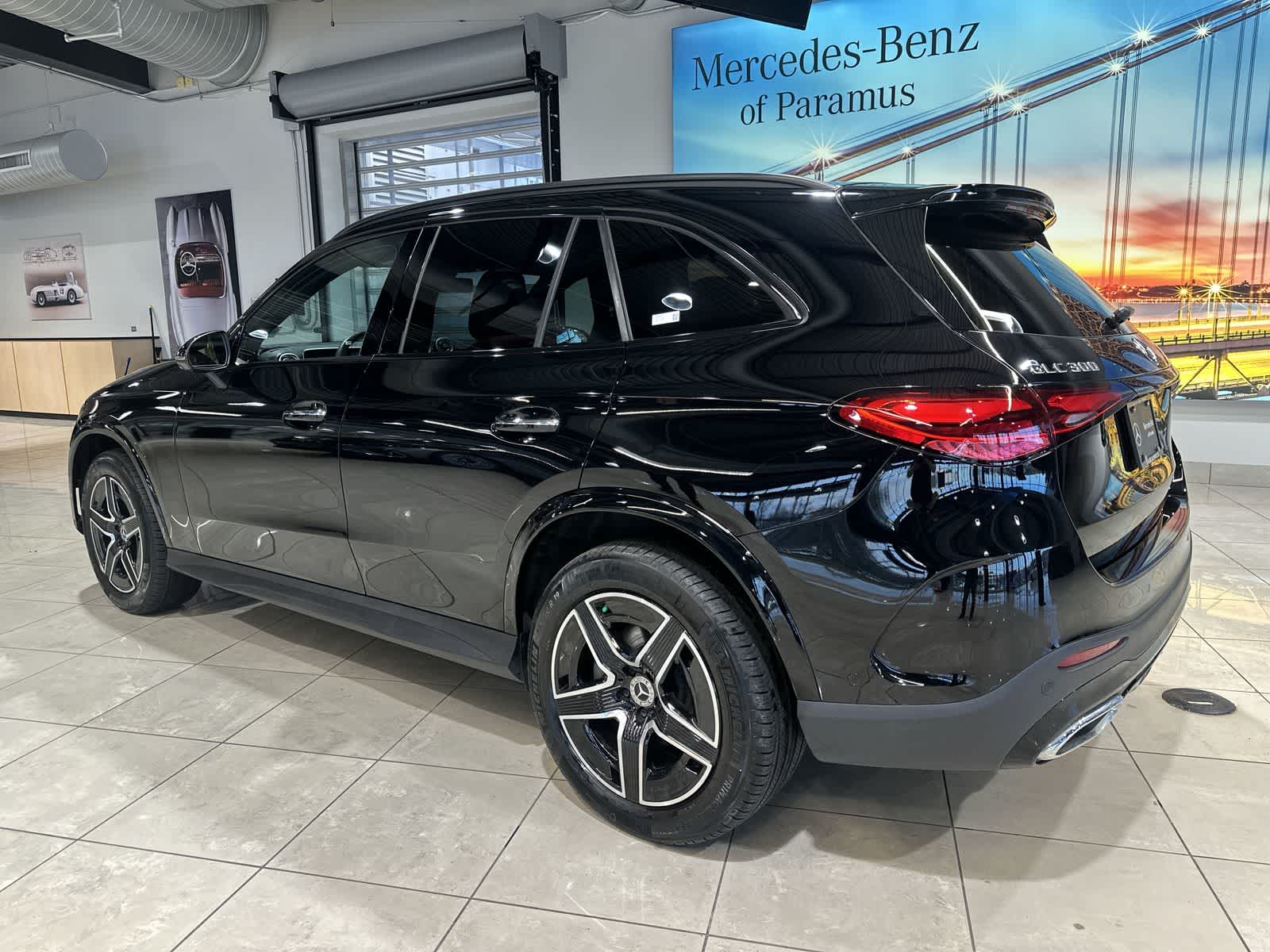 Thumbnail: 2025 Mercedes-Benz GLC - 16