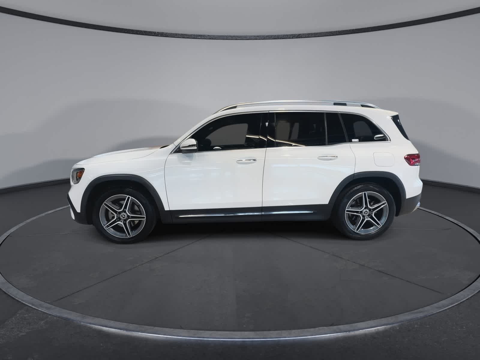 Thumbnail: 2022 Mercedes-Benz GLB - 7