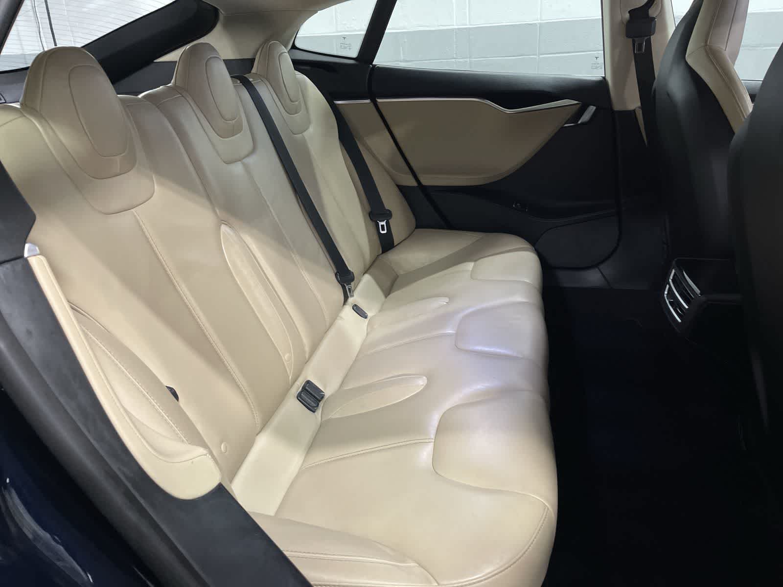 2014 Tesla Model S  24
