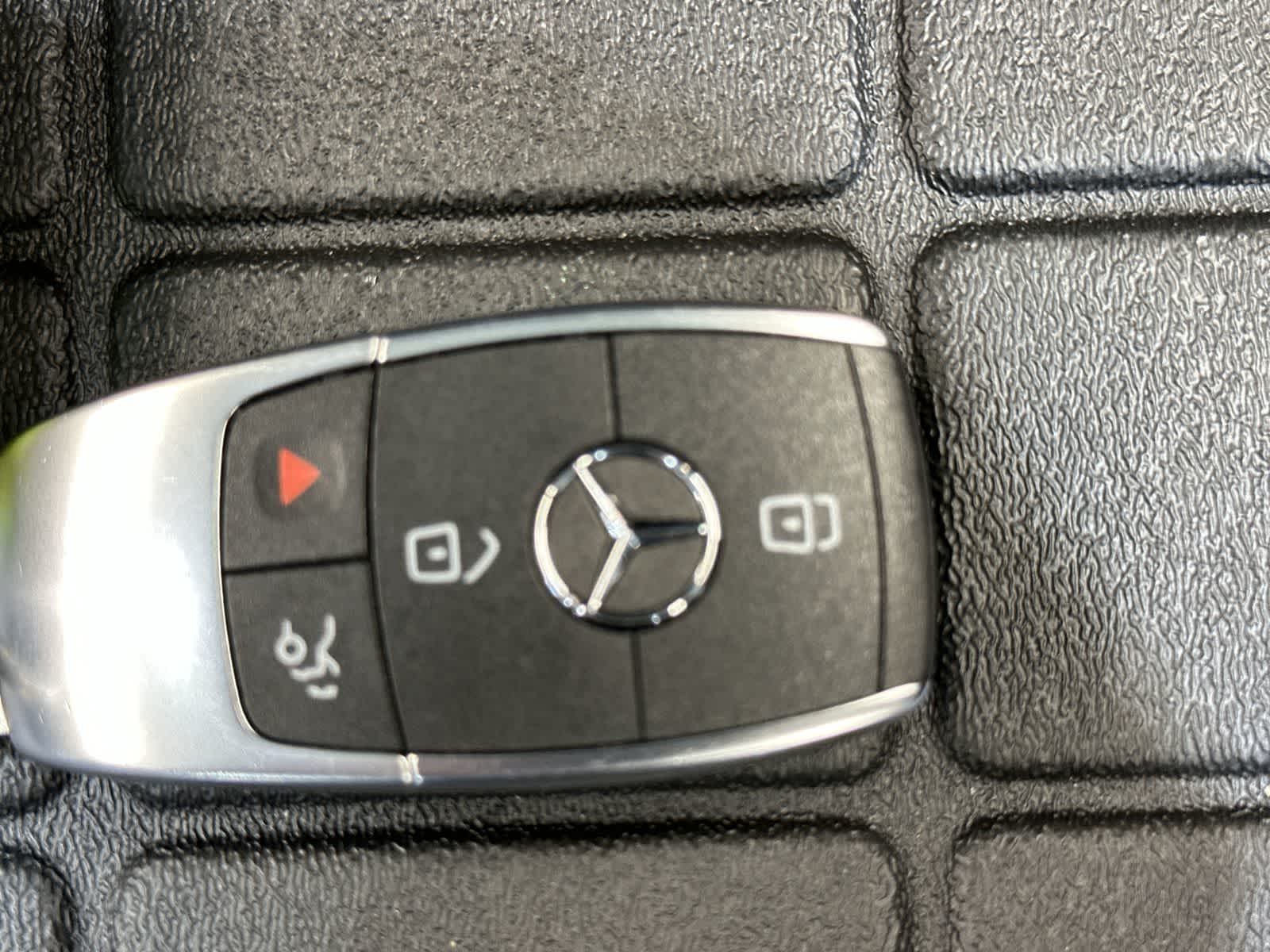 Thumbnail: 2023 Mercedes-Benz GLC - 32