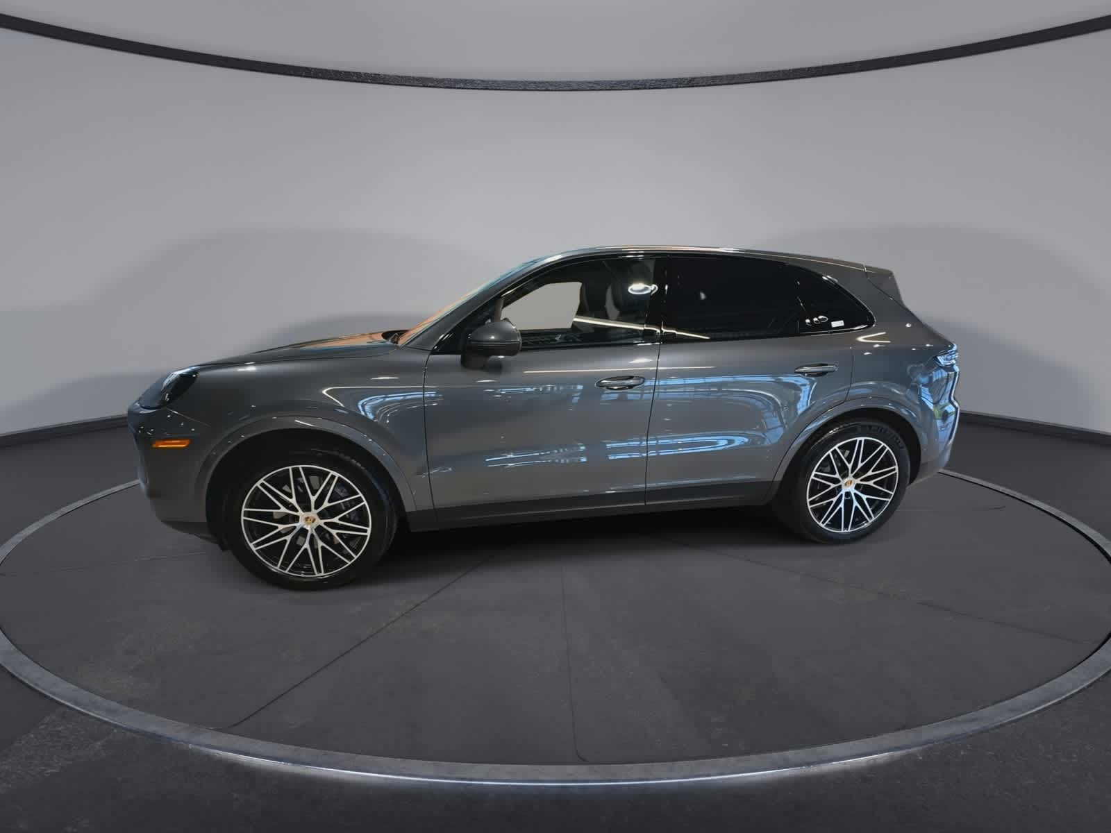 Thumbnail: 2024 Porsche Cayenne - 6