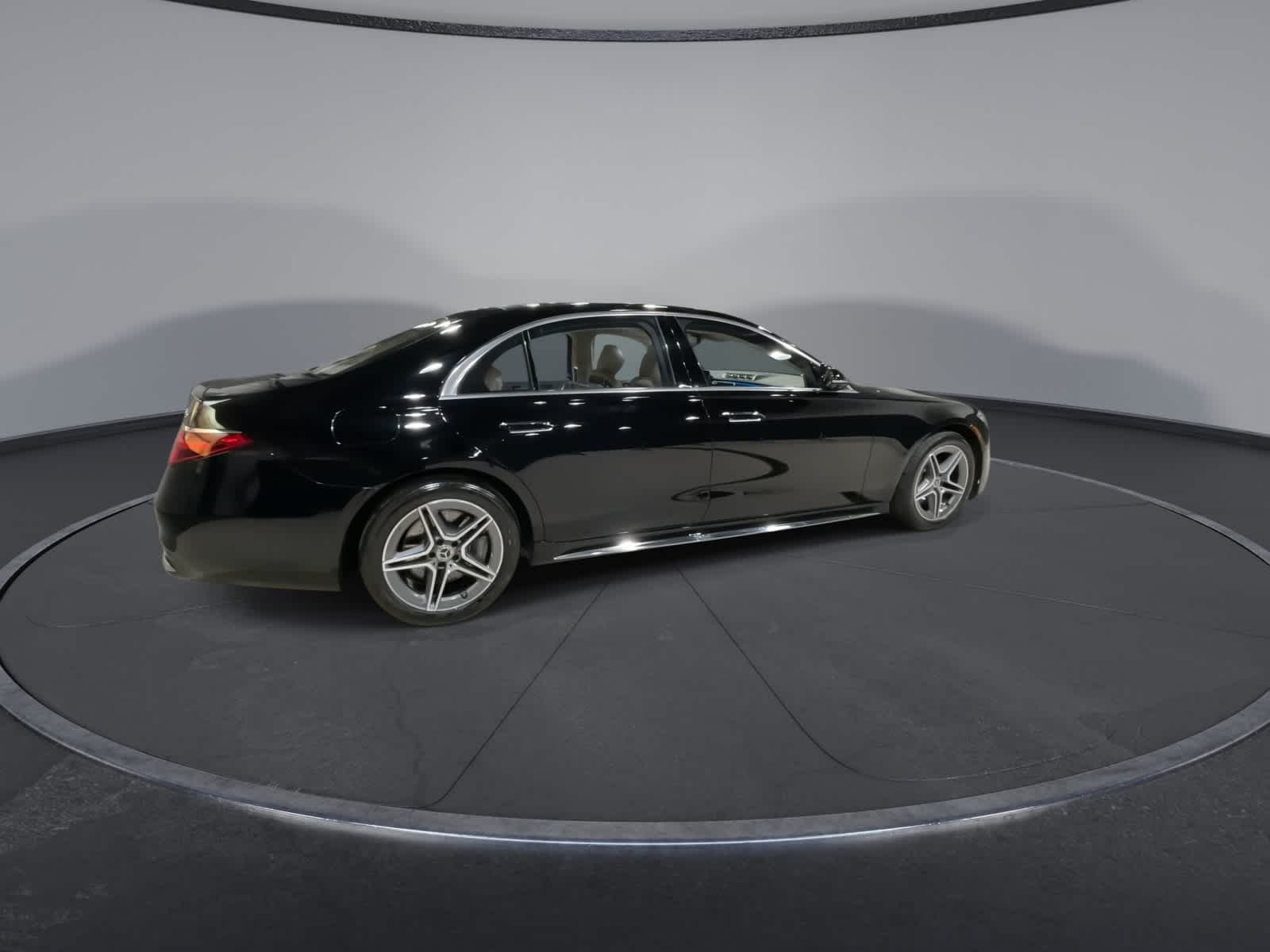 Thumbnail: 2022 Mercedes-Benz S-Class - 12