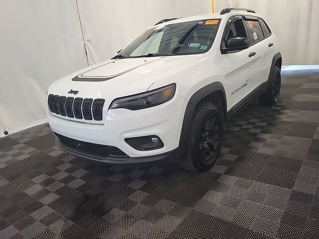 2022 Jeep Cherokee Sport photo 2
