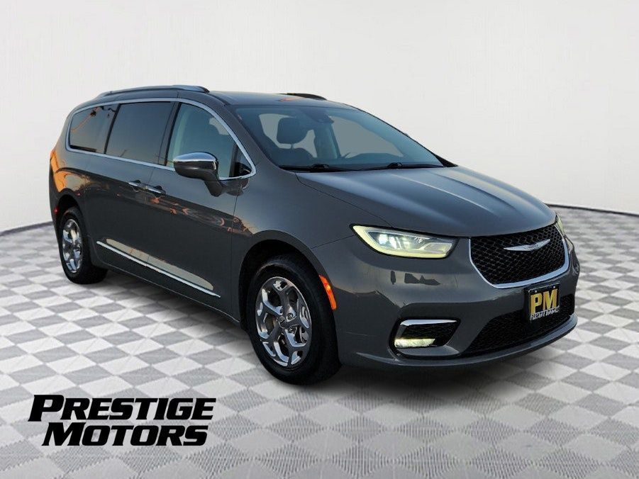 2021 Chrysler Pacifica Limited's photo