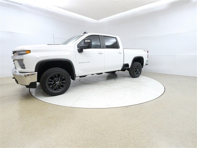 2023 Chevrolet Silverado 3500HD LT photo 3