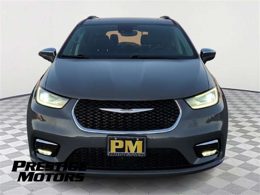 Used 2021 Chrysler Pacifica Limited Van Passenger Van