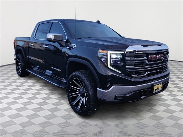 2023 GMC Sierra 1500 SLT's photo