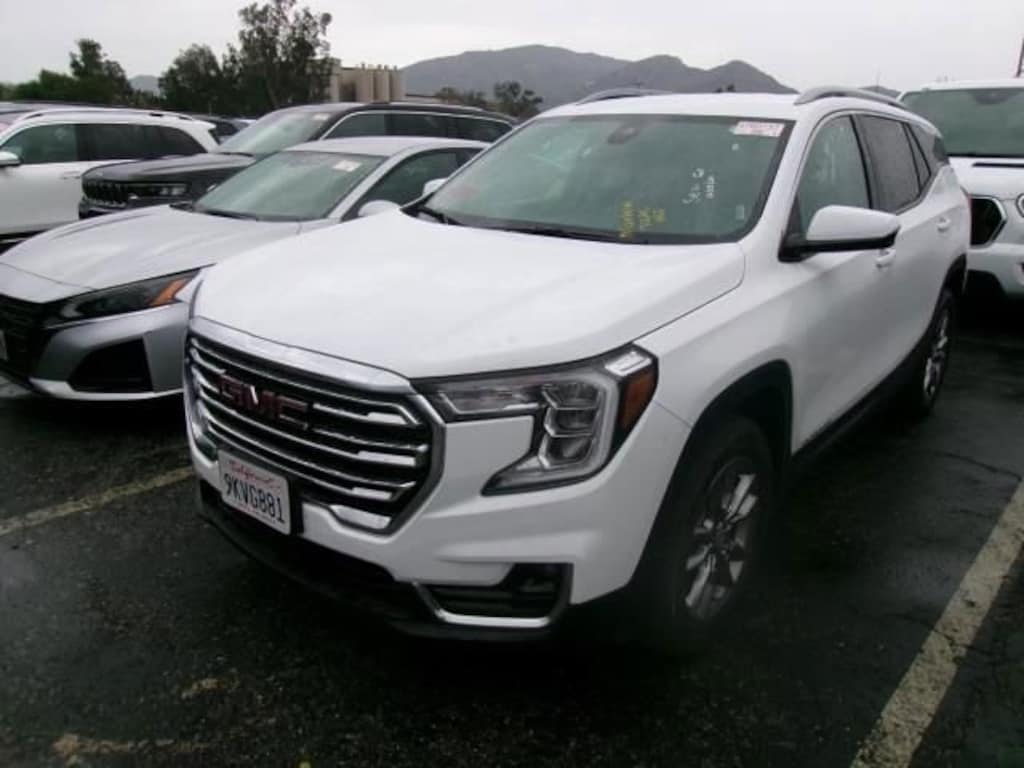Used 2024 GMC Terrain SLT SUV