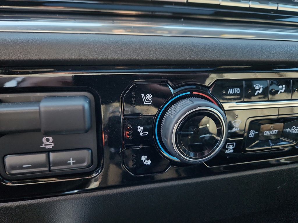 2023 Chevrolet Silverado 1500 High Country - Photo 18