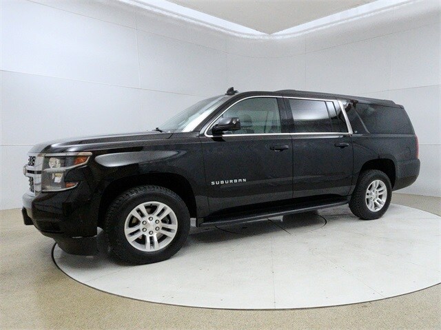 2019 Chevrolet Suburban LT photo 3