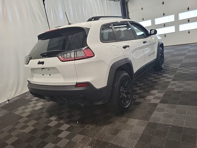 2022 Jeep Cherokee Sport photo 3