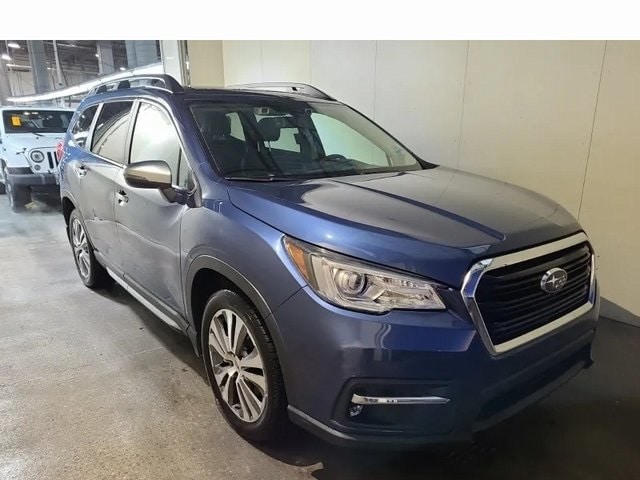2022 Subaru Ascent Touring's photo