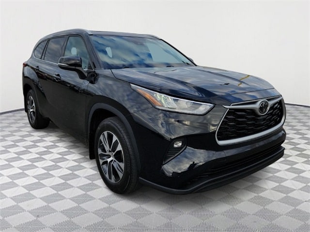 2022 Toyota Highlander XLE's photo