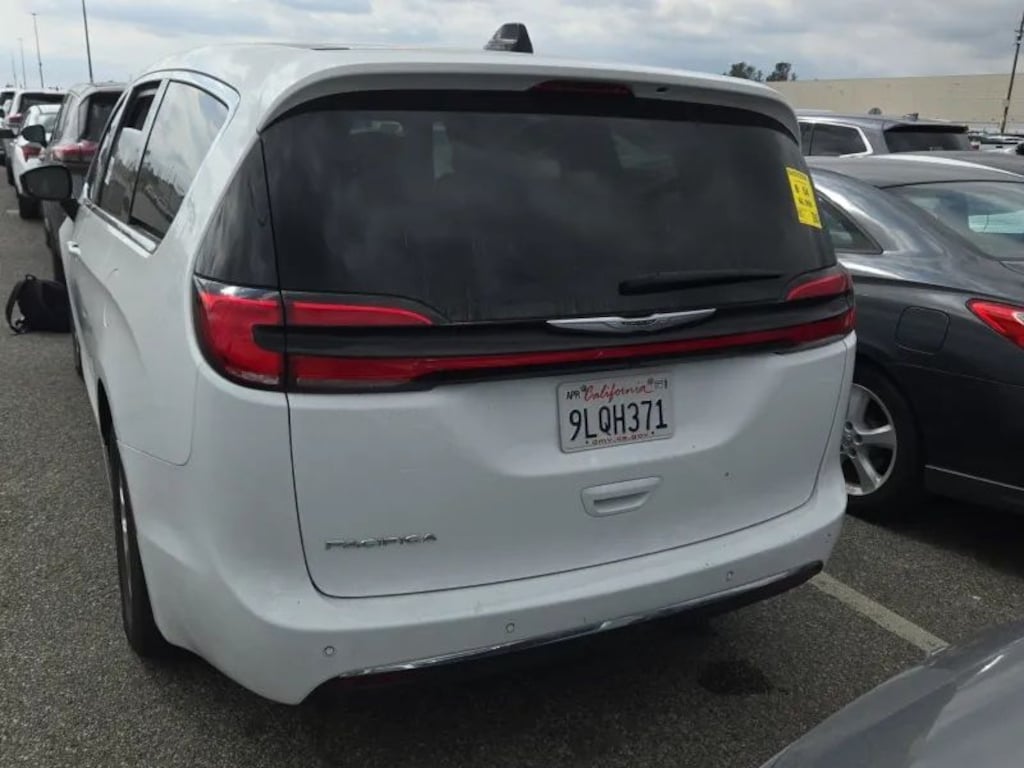 Used 2024 Chrysler Pacifica Touring L Van Passenger Van