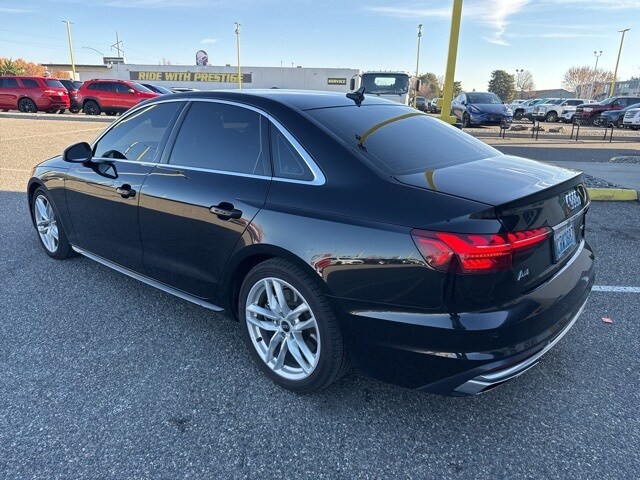 2023 Audi A4 S line 45 TFSI Premium Plus photo 3