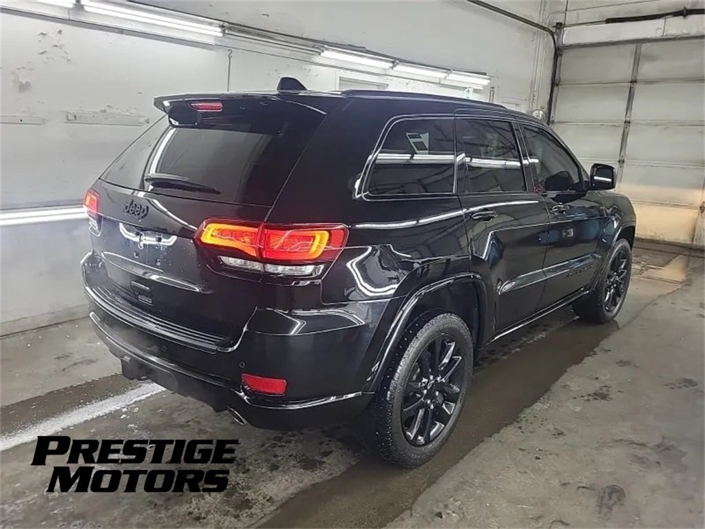 Used 2020 Jeep Grand Cherokee Laredo SUV