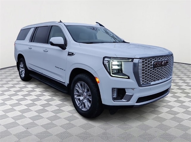 2022 GMC Yukon XL Denali's photo