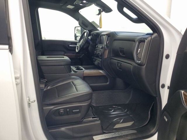 2022 Chevrolet Silverado 3500HD High Country photo 2