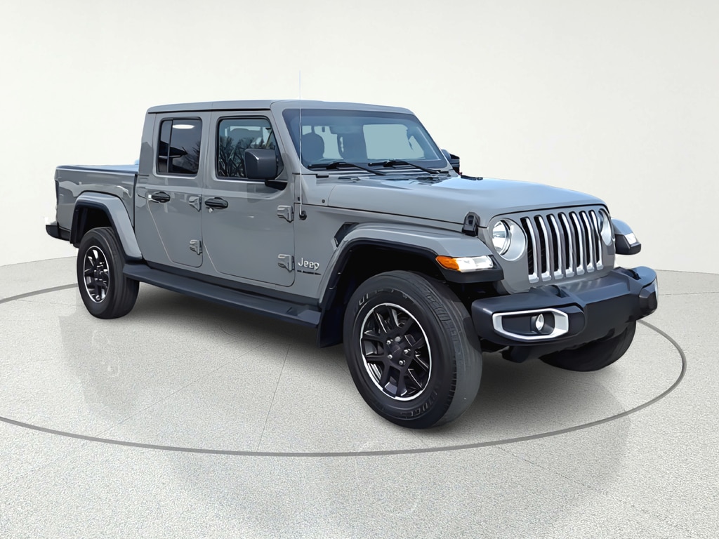 2021 Jeep Gladiator Overland's photo