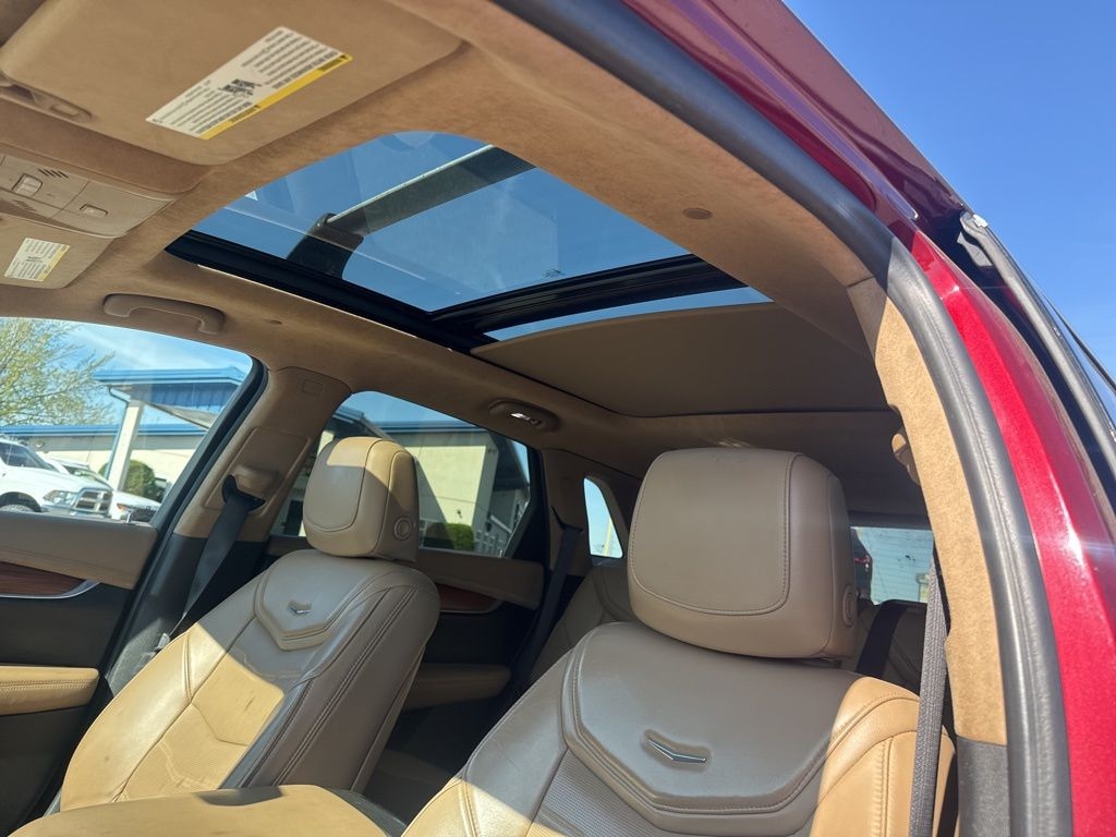 Used 2017 CADILLAC XT5 Platinum SUV