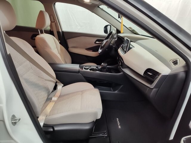 2023 Nissan Rogue SV photo 4