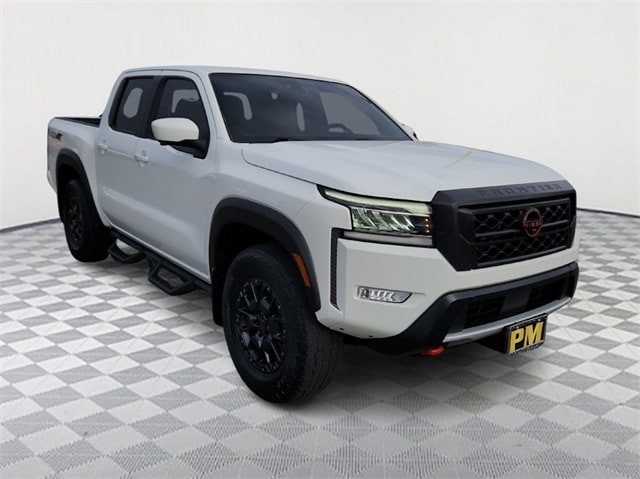 2022 Nissan Frontier PRO-4X's photo